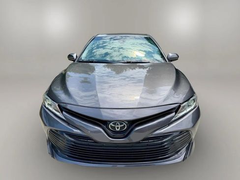 Used 2018 Toyota Camry LE FWD image 10
