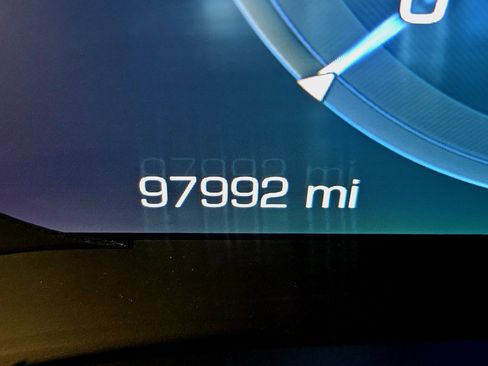 Used 2020 Cadillac Escalade ESV Premium Luxury image 10