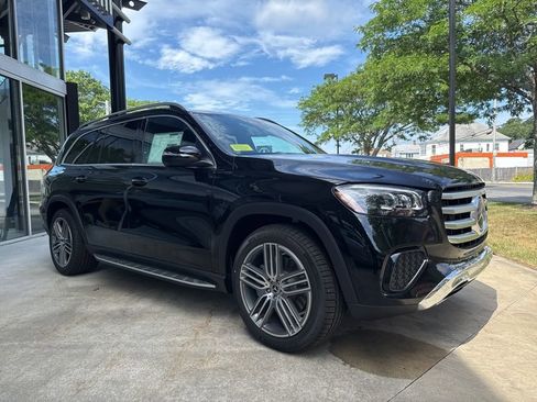 Certified 2025 Mercedes-Benz GLS 450 4MATIC image 2
