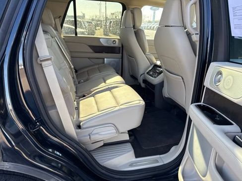 Used 2021 Lincoln Navigator Reserve w/ Luxury Package AWD/4WD image 12