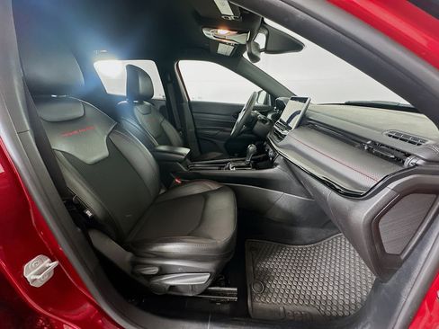 Used 2025 Jeep Compass Trailhawk AWD/4WD image 29