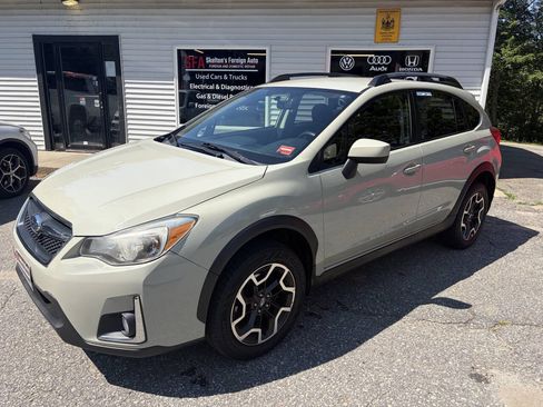 Used 2016 Subaru Crosstrek 2.0i Premium AWD/4WD image 3