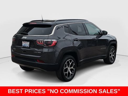 Used 2024 Jeep Compass Limited AWD/4WD image 3