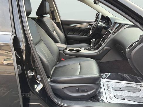 Used 2016 INFINITI Q50 3.0t Premium w/ Driver Assistance Package AWD/4WD image 11