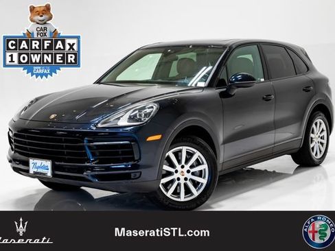 Used 2022 Porsche Cayenne w/ Premium Package AWD/4WD image 1