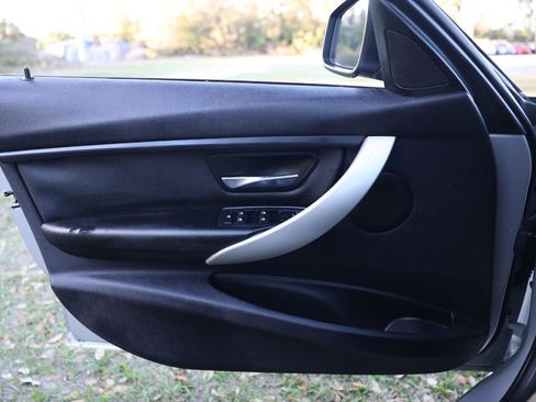 Used 2013 BMW 320i Sedan image 38