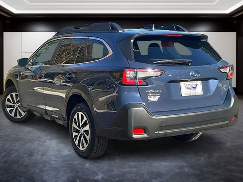 Used 2023 Subaru Outback Premium image 12