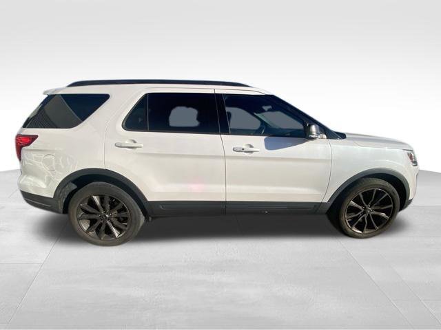 Used 2018 Ford Explorer XLT w/ Equipment Group 202A FWD image 16