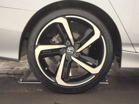 Used 2021 Honda Accord Sport image 15