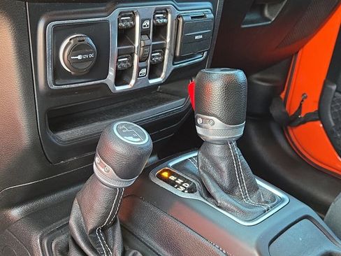 Used 2020 Jeep Wrangler Unlimited Sahara AWD/4WD image 35