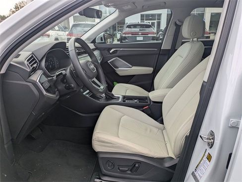 Used 2024 Audi Q3 2.0T Premium Plus image 22