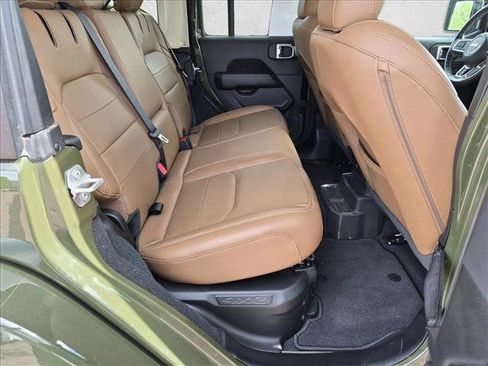 Used 2022 Jeep Wrangler Unlimited Sahara w/ Cold Weather Group AWD/4WD image 19