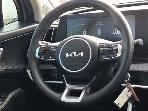 Used 2023 Kia Sportage LX image 12