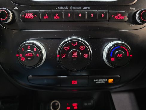 Used 2016 Kia Soul image 19