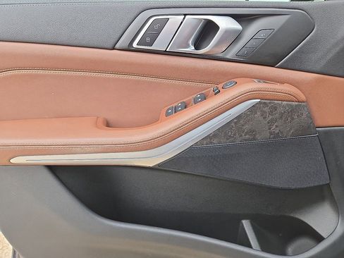 Used 2023 BMW X5 xDrive40i w/ M Sport Package image 21