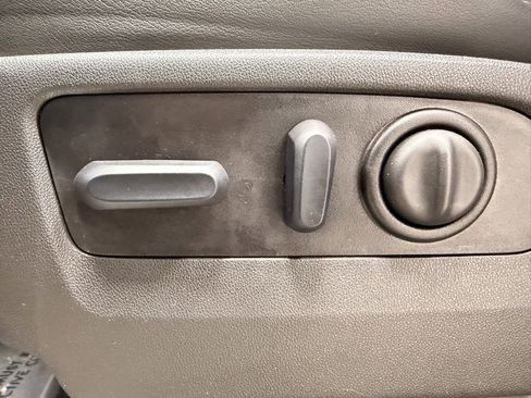 Used 2023 Chevrolet Silverado 3500 High Country image 35