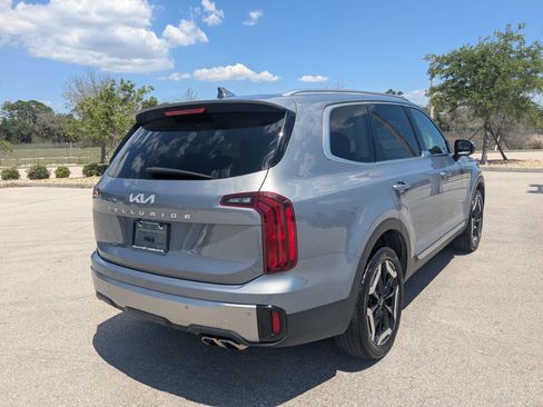 Certified 2025 Kia Telluride S FWD image 5