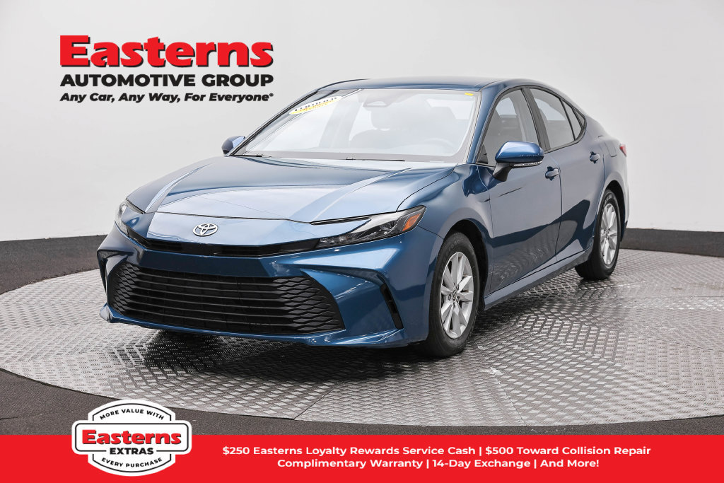 Used 2025 Toyota Camry LE FWD image 1