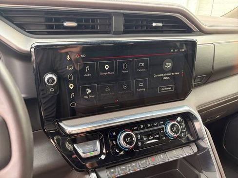 Used 2025 GMC Sierra 1500 Denali w/ Denali Reserve Package AWD/4WD image 10