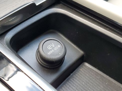 Certified 2025 Volvo XC90 T8 Core w/ Protection Package image 23