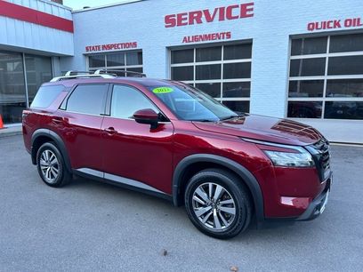 Used 2023 Nissan Pathfinder SL w/ Lighting Package (N92)