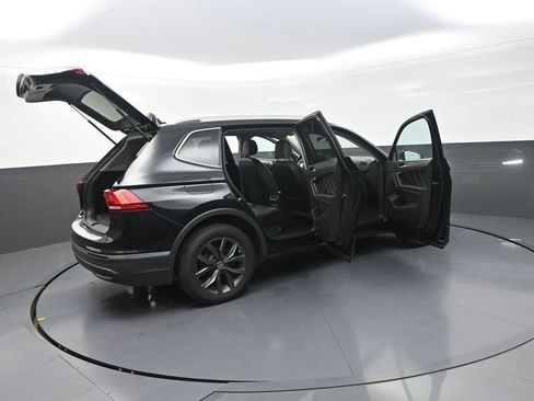 Used 2023 Volkswagen Tiguan SE w/ Panoramic Sunroof Package AWD/4WD image 35