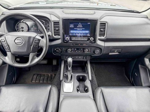 Used 2023 Nissan Frontier SV w/ SV Premium Package image 11