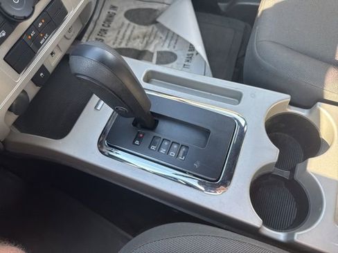 Used 2010 Ford Escape XLT image 19