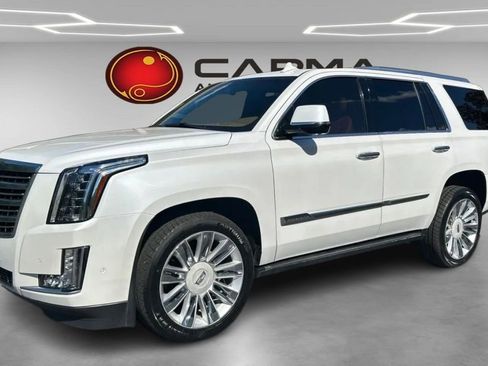 Used 2017 Cadillac Escalade Platinum RWD image 1