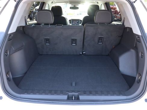 Used 2023 GMC Terrain SLE w/ Driver Convenience Package FWD image 24