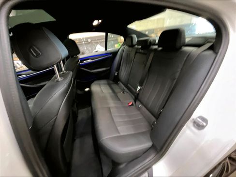 Used 2023 BMW 530i w/ Convenience Package RWD image 28