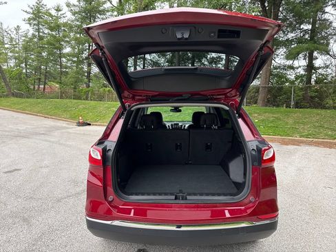 Used 2018 Chevrolet Equinox Premier FWD image 23