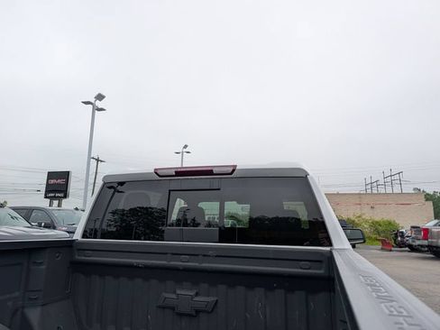 Used 2022 Chevrolet Silverado 1500 RST AWD/4WD image 10