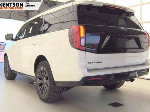 Used 2025 Ford Expedition Platinum w/ Stealth Appearance Package AWD/4WD image 5