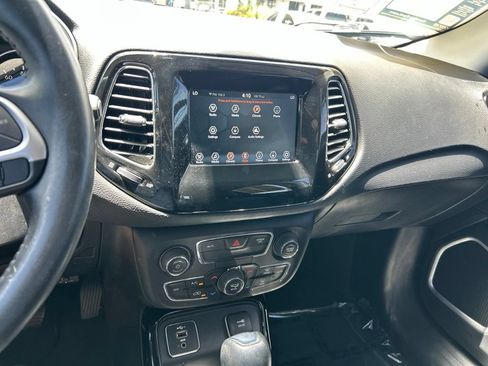 Used 2020 Jeep Compass Latitude FWD image 29