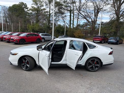 Used 2025 Honda Accord Sport image 17