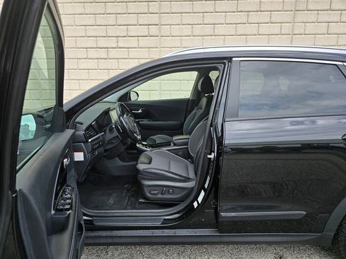 Used 2022 Kia Niro EX w/ Cold Weather Package FWD image 14