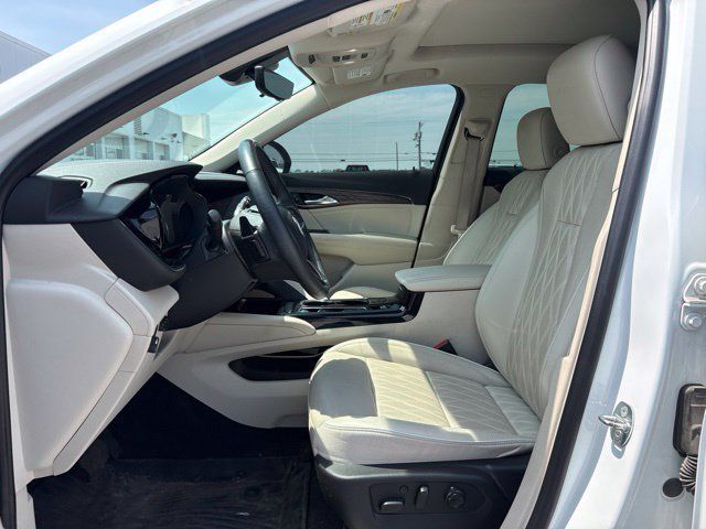 Used 2022 Buick Envision Avenir w/ Technology Package II AWD/4WD image 4