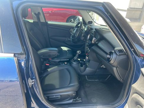 Used 2017 MINI Cooper 4-Door Hardtop FWD image 5