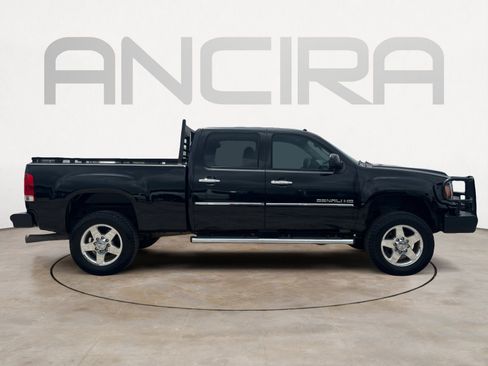 Used 2011 GMC Sierra 2500 Denali AWD/4WD image 11