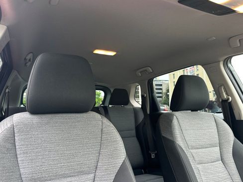 Used 2023 Nissan Rogue SV FWD image 20