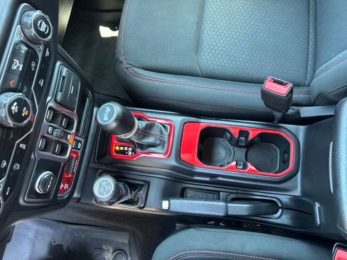 Used 2021 Jeep Wrangler Unlimited Rubicon AWD/4WD image 34