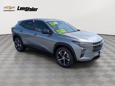 New 2026 Chevrolet Trax RS w/ Sunroof Package FWD image 4