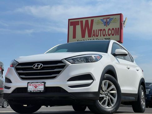 Used 2017 Hyundai Tucson SE FWD image 1