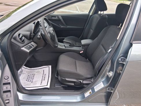 Used 2013 MAZDA MAZDA3 i SV FWD image 10