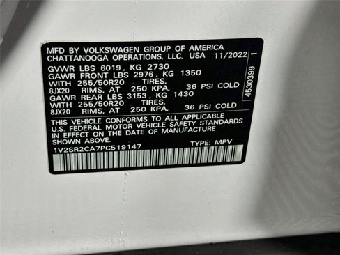 Used 2023 Volkswagen Atlas SEL R-Line AWD/4WD image 34