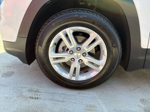 Used 2024 GMC Terrain SLE FWD image 28