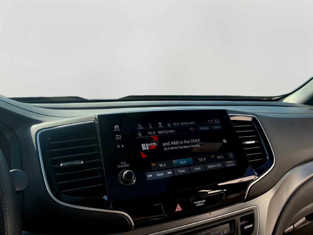 Certified 2025 Honda Passport EX-L image 15