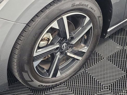 Used 2024 Nissan Sentra SV FWD image 31