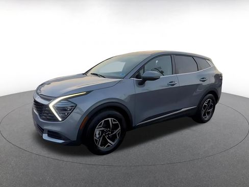 Used 2025 Kia Sportage LX FWD image 8
